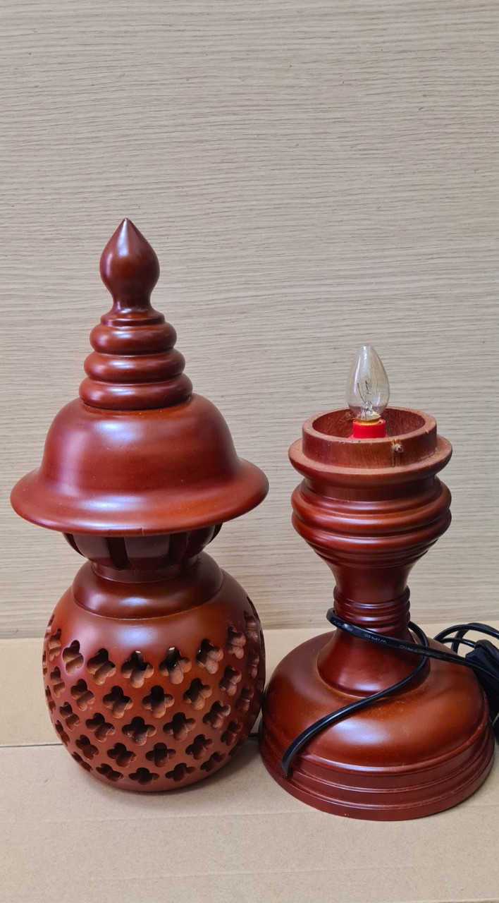 Bộ Đôi Đèn Thờ Gỗ Hương Nguyên Khối Phong Thủy Cao Cấp Size 45cm Trang Trí Phòng Thờ Nhà Bạn
