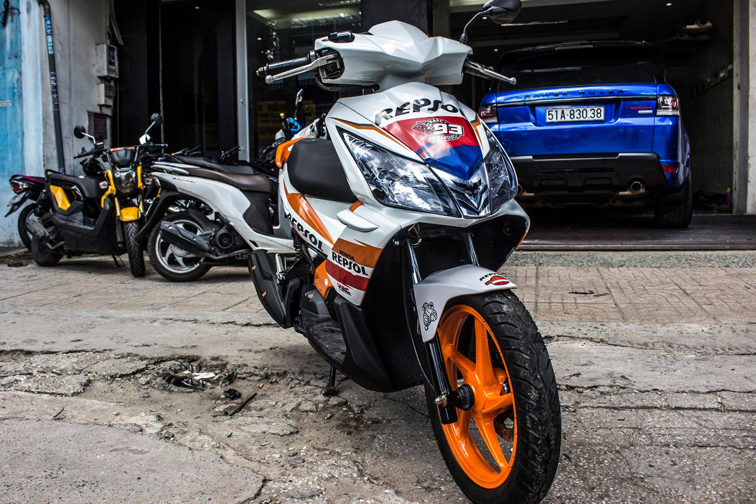 Tem trùm Air Blade 2010 White Repsol