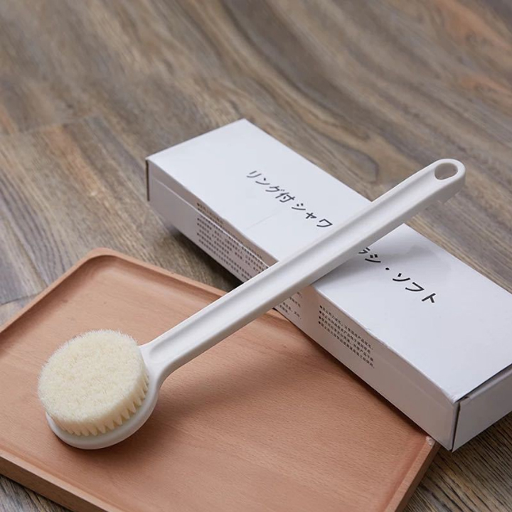 Cây bàn chải cọ lưng, massage, nhập khẩu Nhật Bản loại xịn - tặng lọ tinh dầu ong vàng giúp thư giãn như trong hình