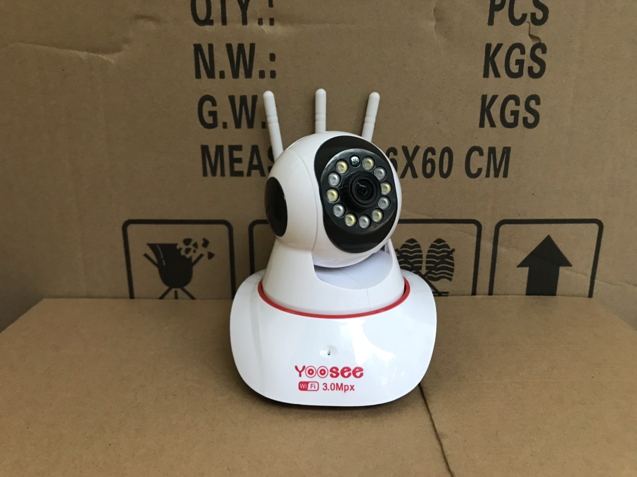 Camera ip Yoosee Wifi 3 Râu 8 Led Có Màu Ban Đêm, xoay 360 độ, Bản Chuẩn 1080Pixel - Hàng Nhập Khẩu