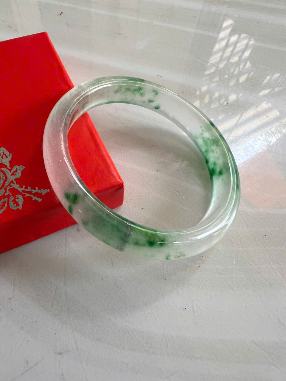 Vòng Tay Nữ Bản Hẹ Đá Mã Não DuLong Trắng Xanh Rong Biển 3 bên cân xứng Trong Bóng Đẹp Ni 56mm Cao 10mm Dầy 7mm Món quà tặng Nữ 53kg - 58kg đeo tay xinh rẻ đẹp ý nghĩa ạ