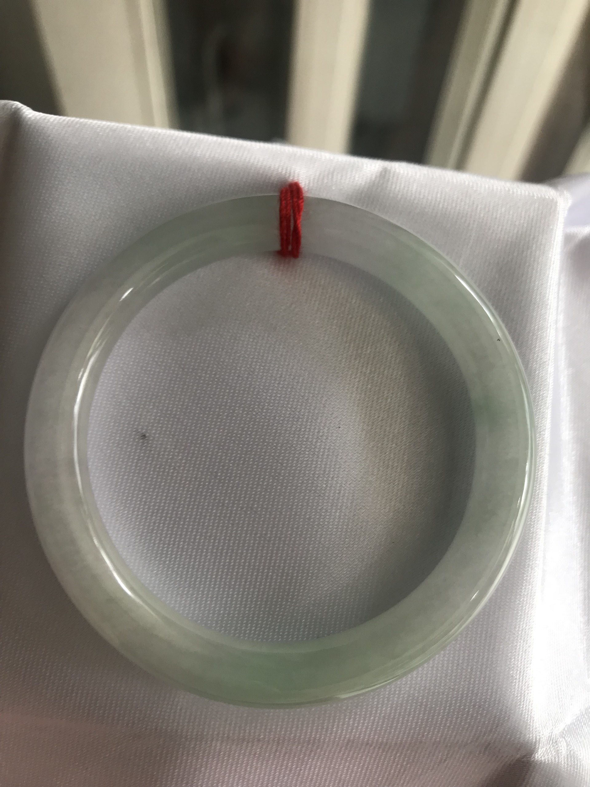 Vòng tay nữ đá Cẩm Thạch tự nhiên mới Tr Lý T Sao 48mm x chột 7mm màu trắng bóng xanh lý nhẹ đều hợp nữ tay nhỏ mệnh Kim Thủy 35kg - 48kg đeo đẹp xinh tay may mắn tốt cho công việc quà tặng nữ ý nghĩa ạ