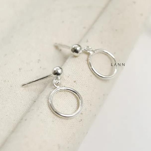 Khuyên dot tròn gắn đường tròn - thanh ngang S925 LANN