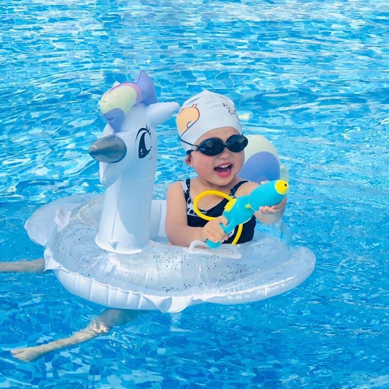 Phao Unicorn tím đi biển cho bé- AIGUGU.BÉBÉ