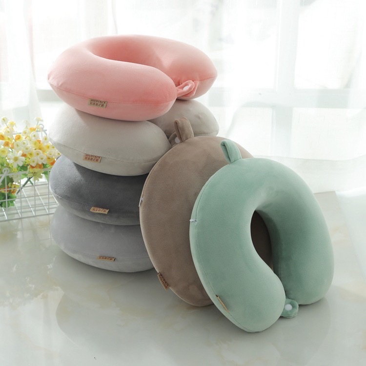 Gối kê cổ chữ U,kê cổ ,tựa đầu ,lưng được thiết kế theo dạng chữ U ôm trọn cổ , phù hợp cho cả người lớn và trẻ em