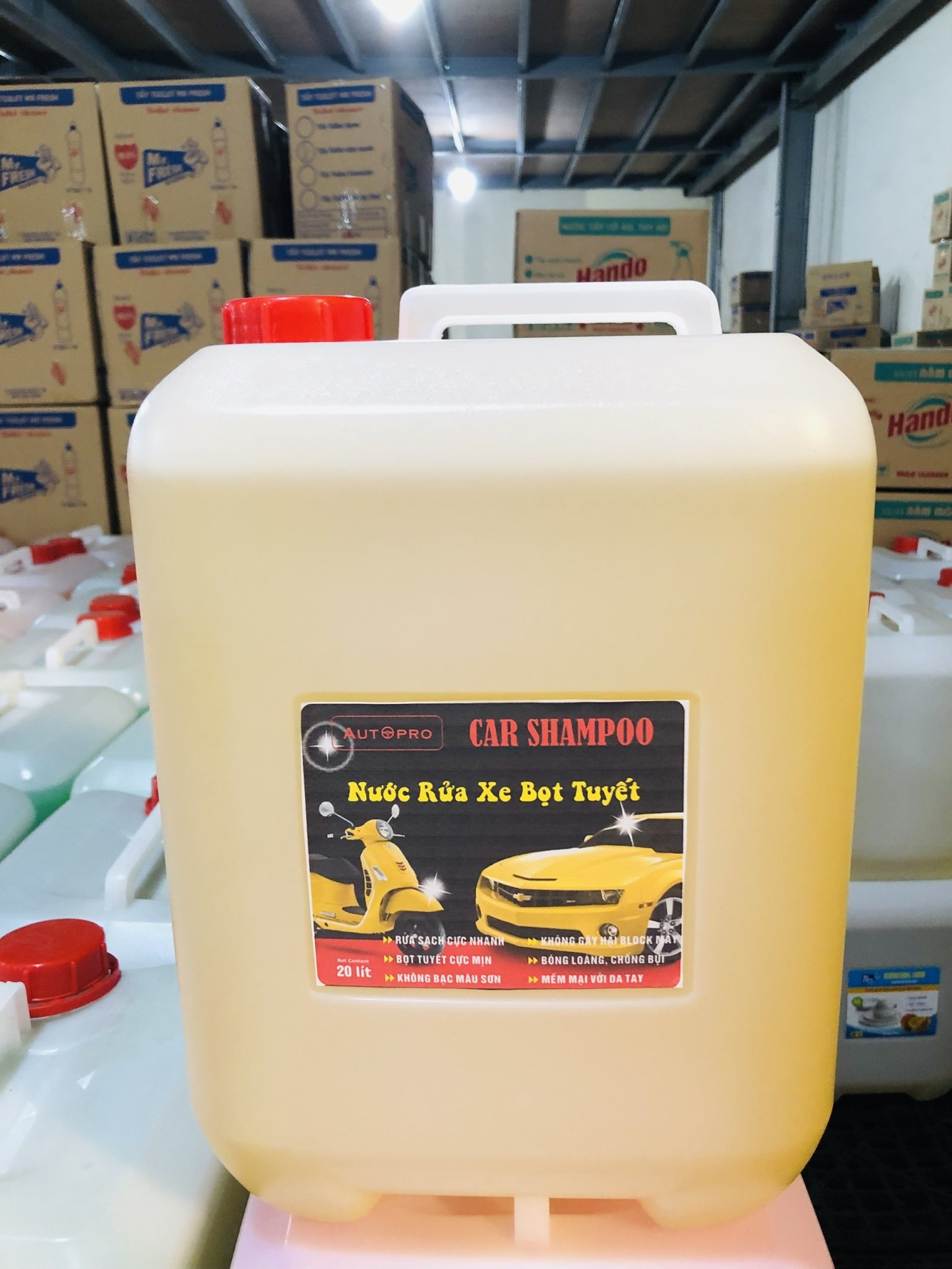 Nước rửa xe bọt tuyết chuyên dụng Car Shampoo 20L cho ô tô xe máy