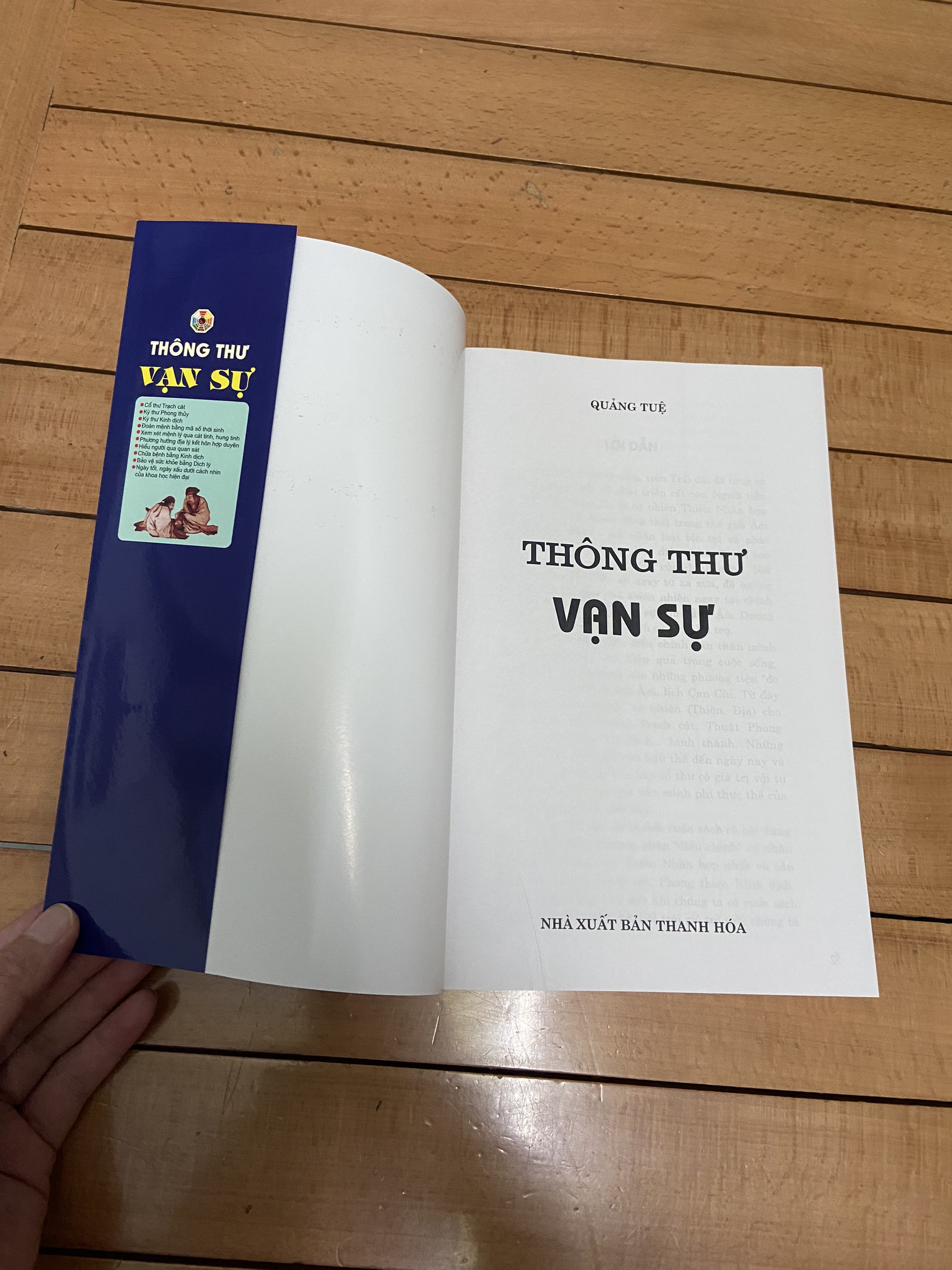 Sách - Thông Thư Vạn Sự