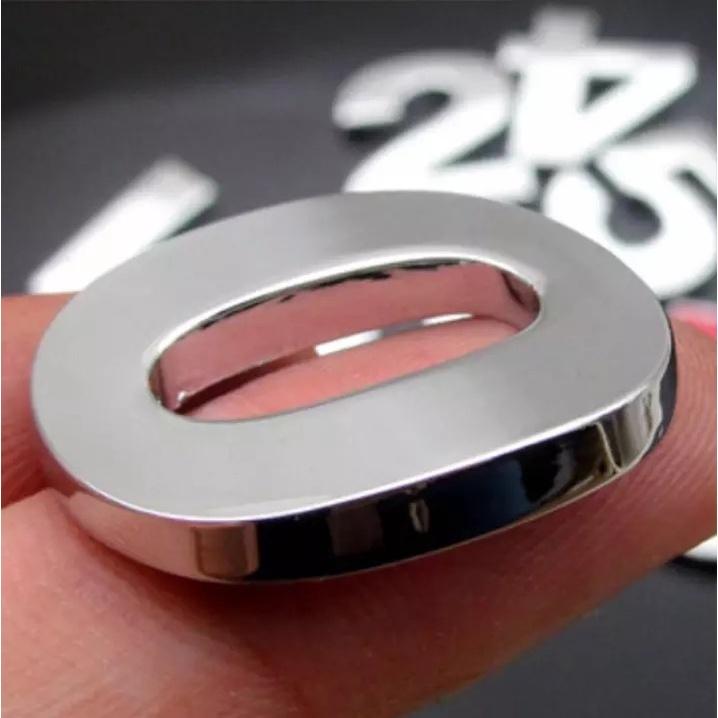 Chữ và số kim loại mạ inox bóng đẹp trang trí xe ô tô màu bạc, cao 4,5cm, chữ dán xe