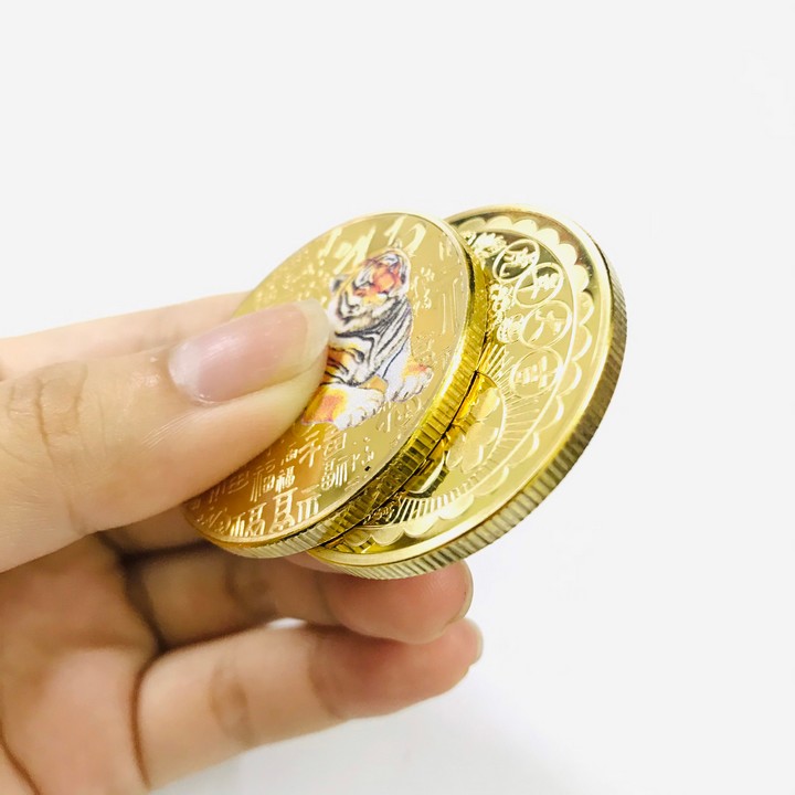 Xu Con Cọp In Màu 3D Vàng Dùng Xỏ lỗ đeo dây, làm đồ treo móc khóa, khảm thủ công mỹ nghệ, làm quà tặng độc lạ ý nghĩa dịp Lễ, Tết, kích thước 3cm, màu vàng - TMT Collection - SP005300