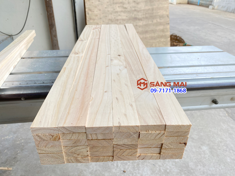 Thanh gỗ thông 4,5cm x 1,5cm x dài 1m + láng mịn 4 mặt