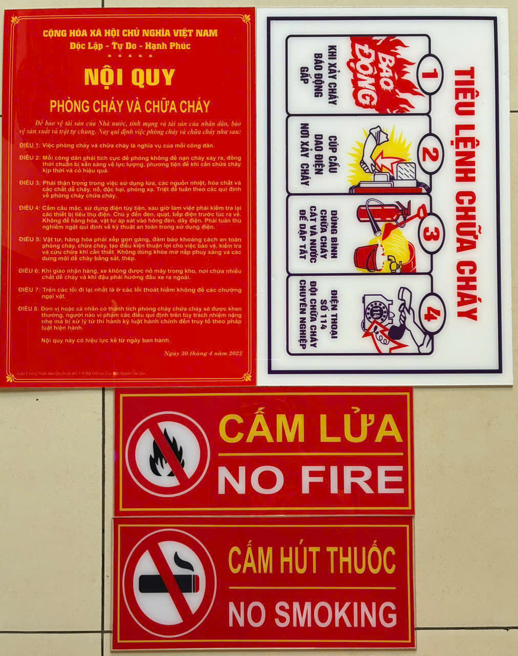 Bộ 4 bảng gồm: Nội quy, Tiêu lệnh phòng cháy chữa cháy, Cấm lửa, Cấm thu-ốc - Chất liệu Mica
