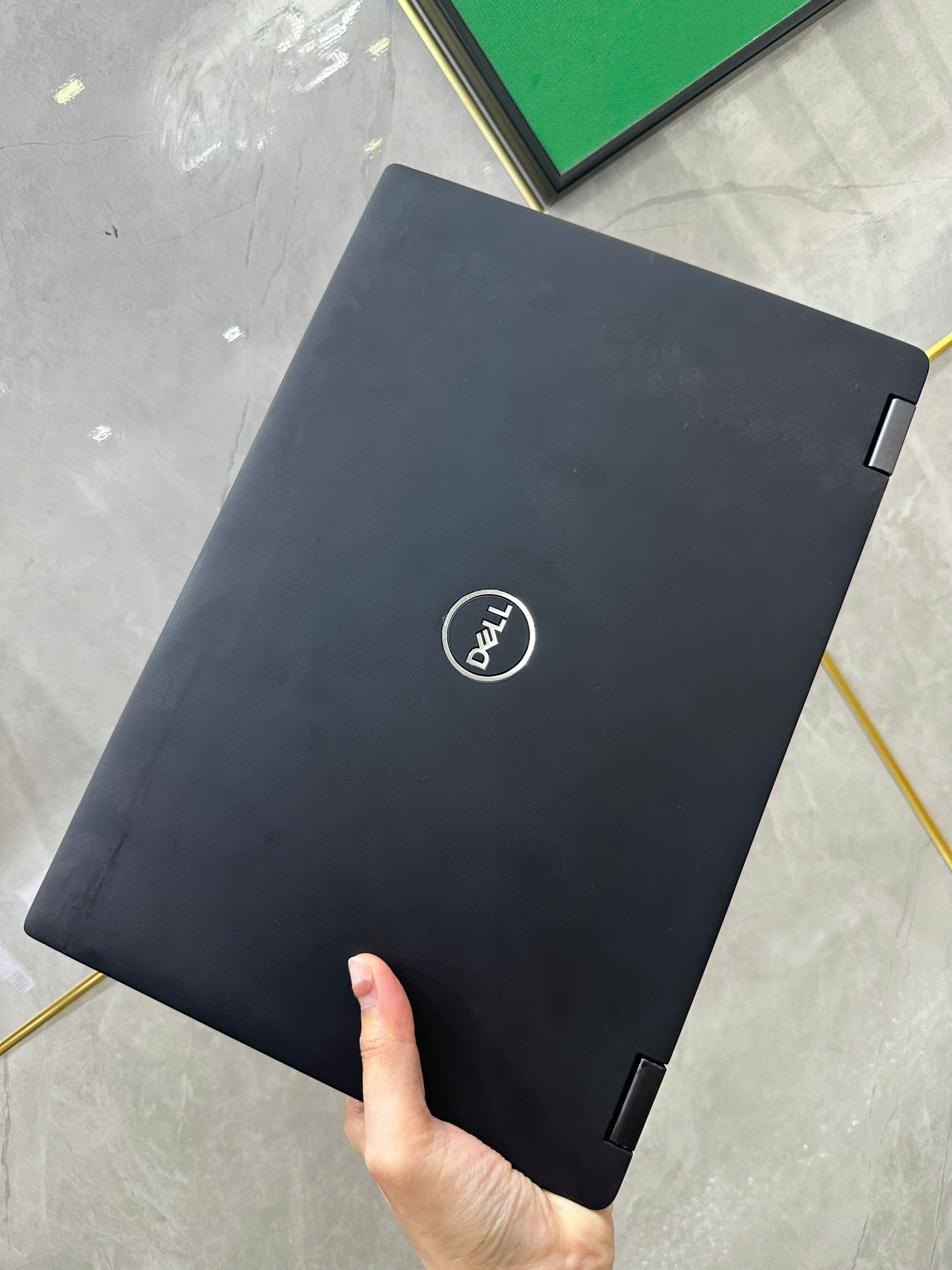 Dell Latitude 7390 2in1 | Core i7, RAM 16GB, SSD 512G, 13.3inch Full HD, màn cảm ứng - Hàng chính hãng