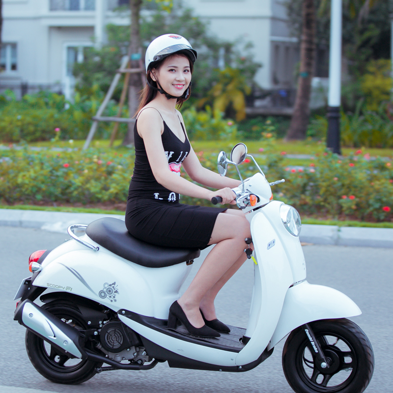 Xe ga 50cc Scoopy màu trắng