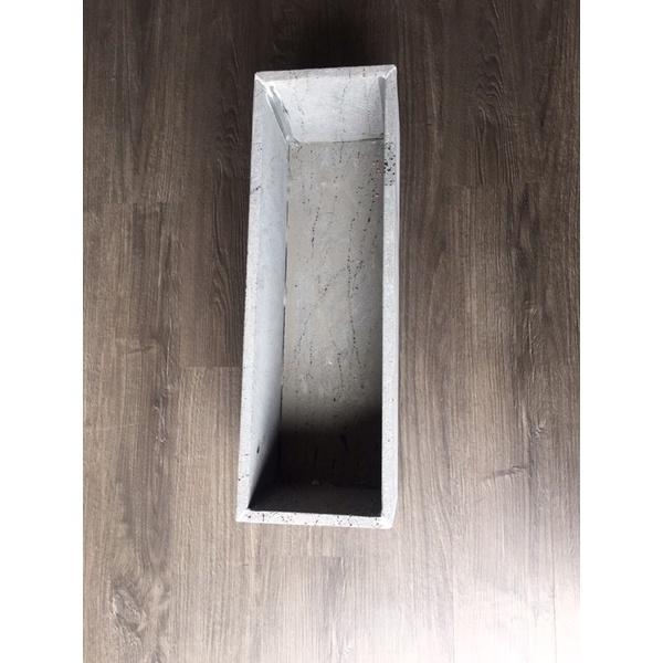 Chậu trồng cây chữ nhật dài D60xC20XR20, màu xám đẹp, chất liệu đá tổ ong kiến bò giữ ẩm đất cây phát triển nhanh