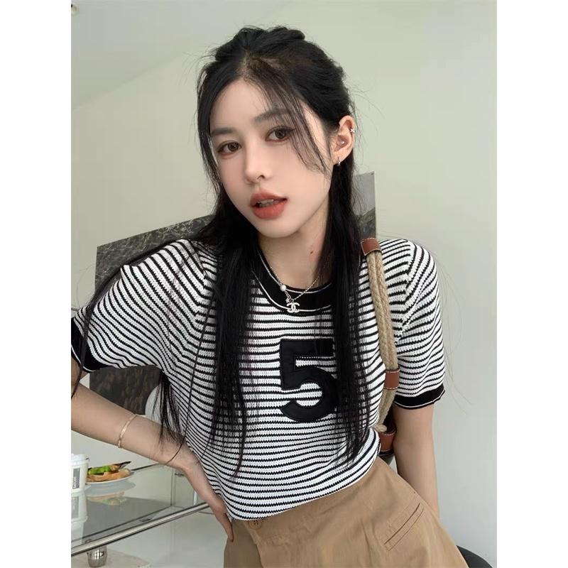 Áo len kẻ ngang C.N 5 hàng QC