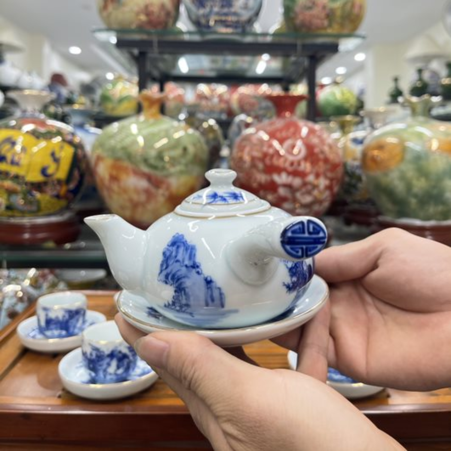 Bộ ấm chén uống trà cao cấp , bộ ấm trà Bát Tràng - thất lâm trúc hiền tay ngang