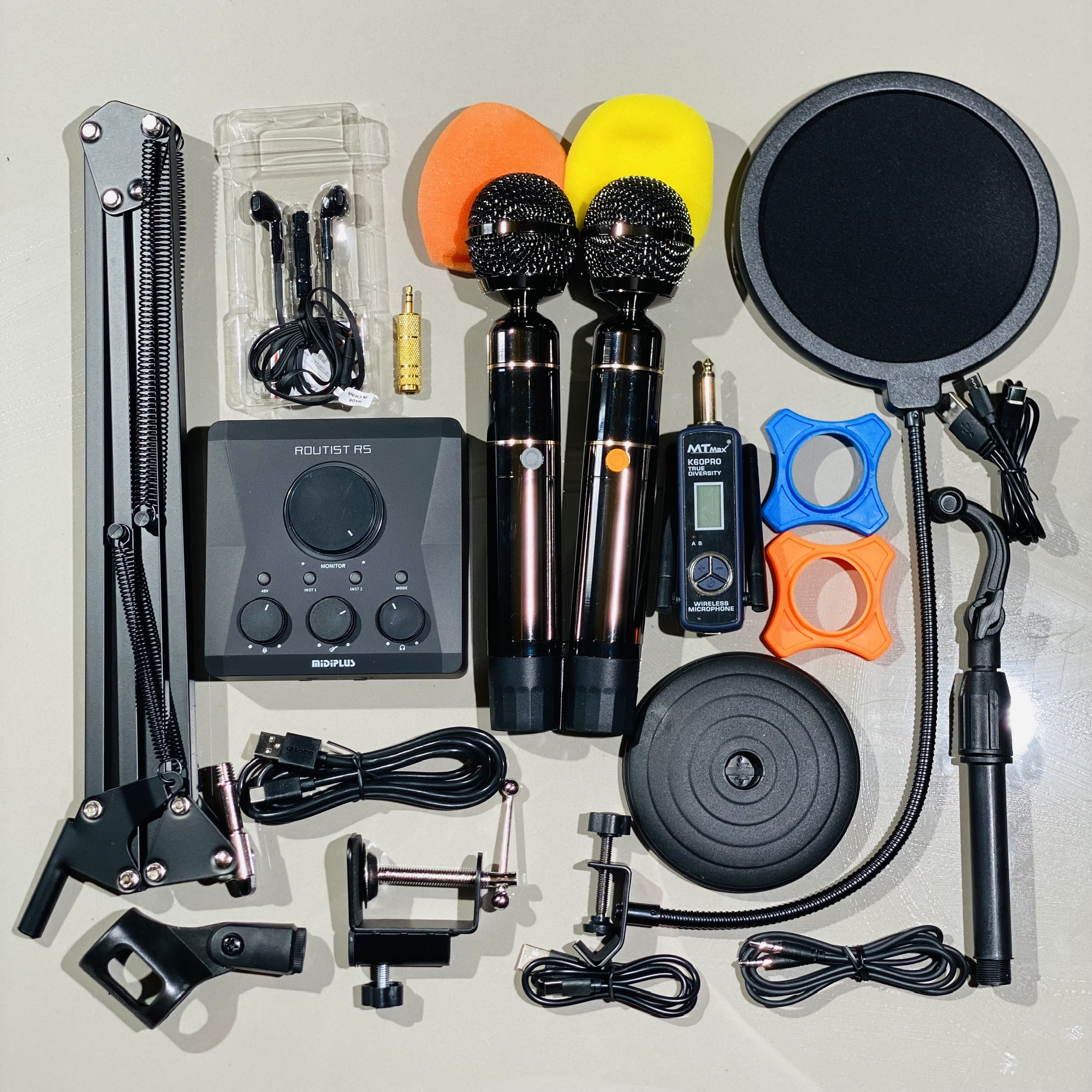 Combo chuyên Thu Âm Dùng Phần  Mềm Livestream Chuyên Nghiệp sound card Routist RS GEN II và micro đa năng K60 hàng nhập khẩu