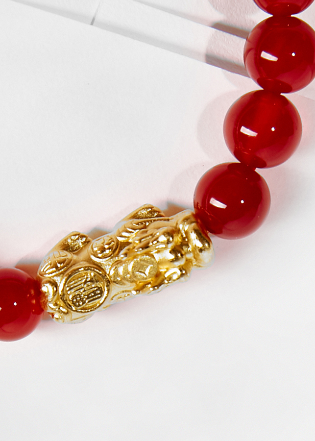Vòng tay đá mã não đỏ charm tỳ hưu bọc vàng 24k Ngọc Quý Gemstones