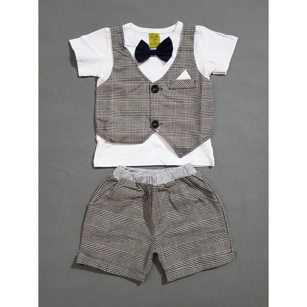 Bộ vest gile màu xám sọc lịch lãm cho bé trai nhỏ đi chơi
