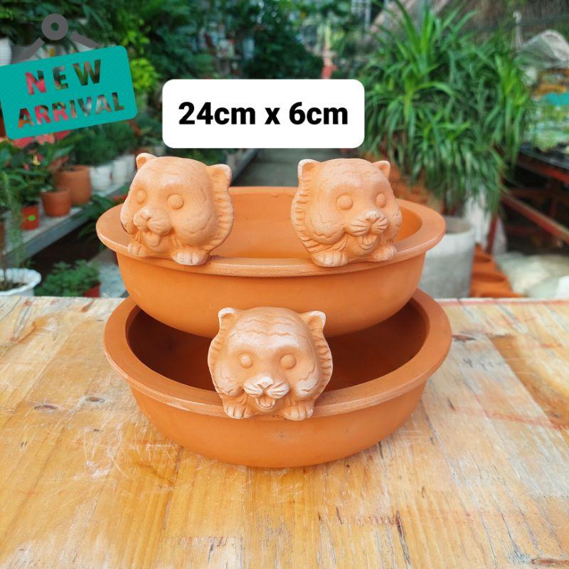 Chậu đất nung Bình Dương - Ổ mèo con dễ thương, miệng chậu 24cm, chiều cao tới miệng 6cm, chiều cao tới đầu mèo 12cm