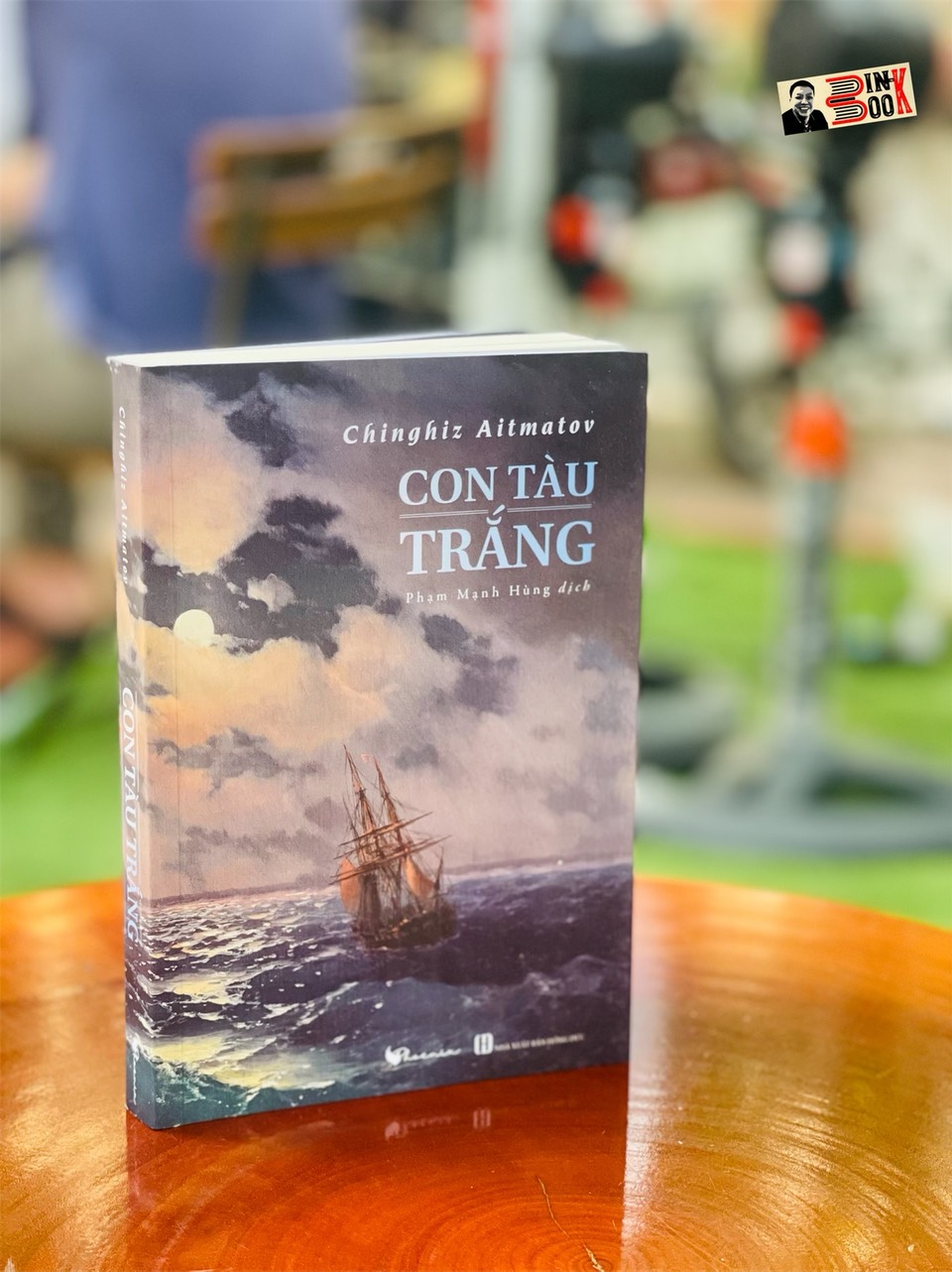 CON TÀU TRẮNG - Chingiz Aitmatov - Phạm Mạnh Hùng dịch - Phoenix Books (bìa mềm)