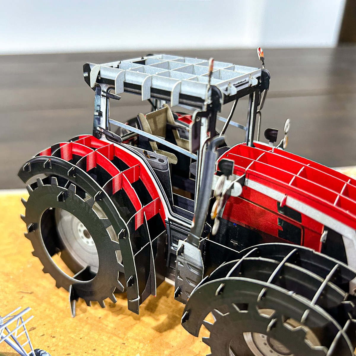 H36- Thiệp 3D Xe Máy Cày Đỏ – Red Tractor Pop Up Card Viethands Giftshop