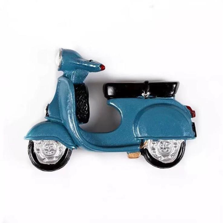 HN * Charm hình xe vespa cho các bạn trang trí tủ lạnh, thiệp, DIY