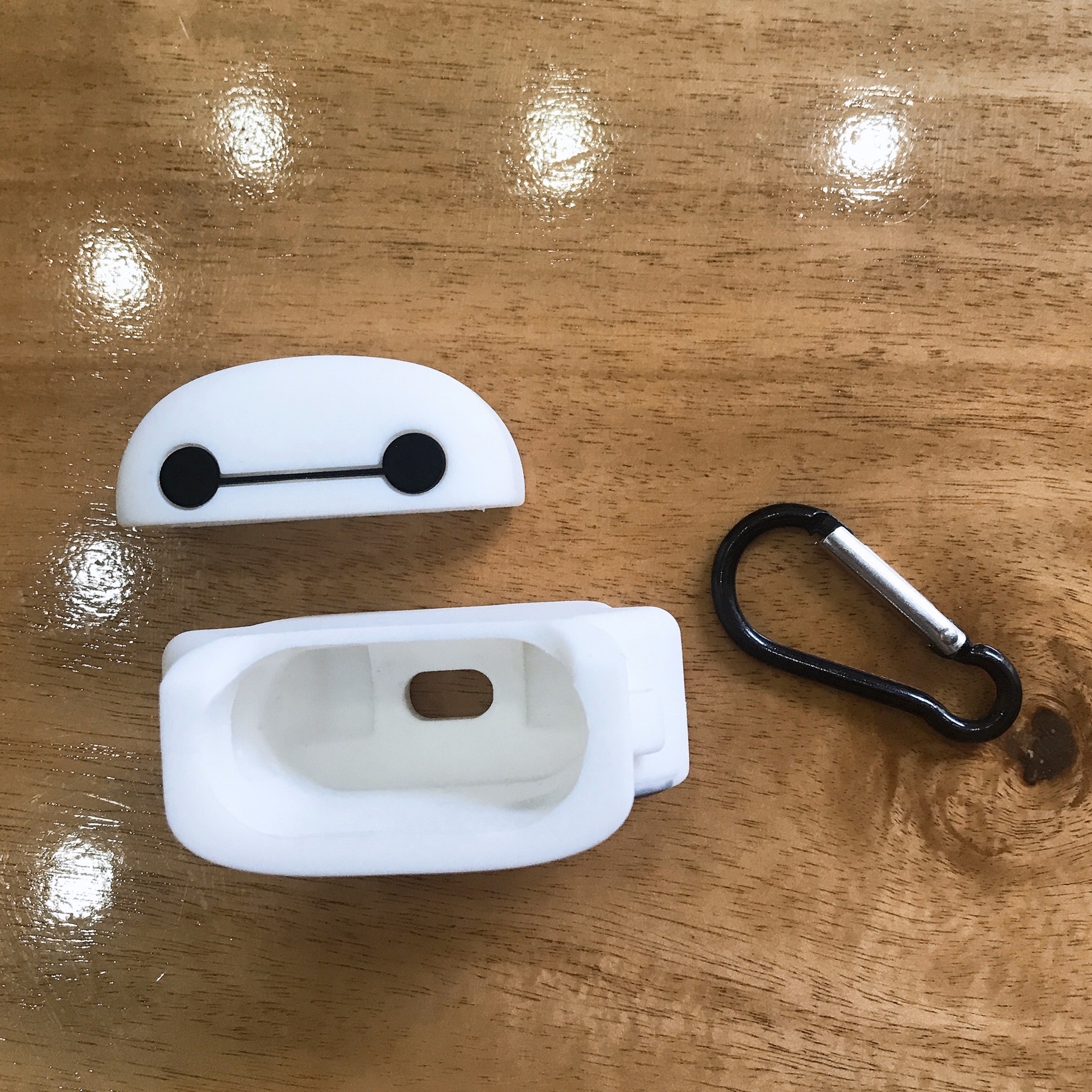 Bao Case Silicon Cho Tai Nghe Apple AirPods 1 / AirPods 2 -  Hình Big Hero Trắng