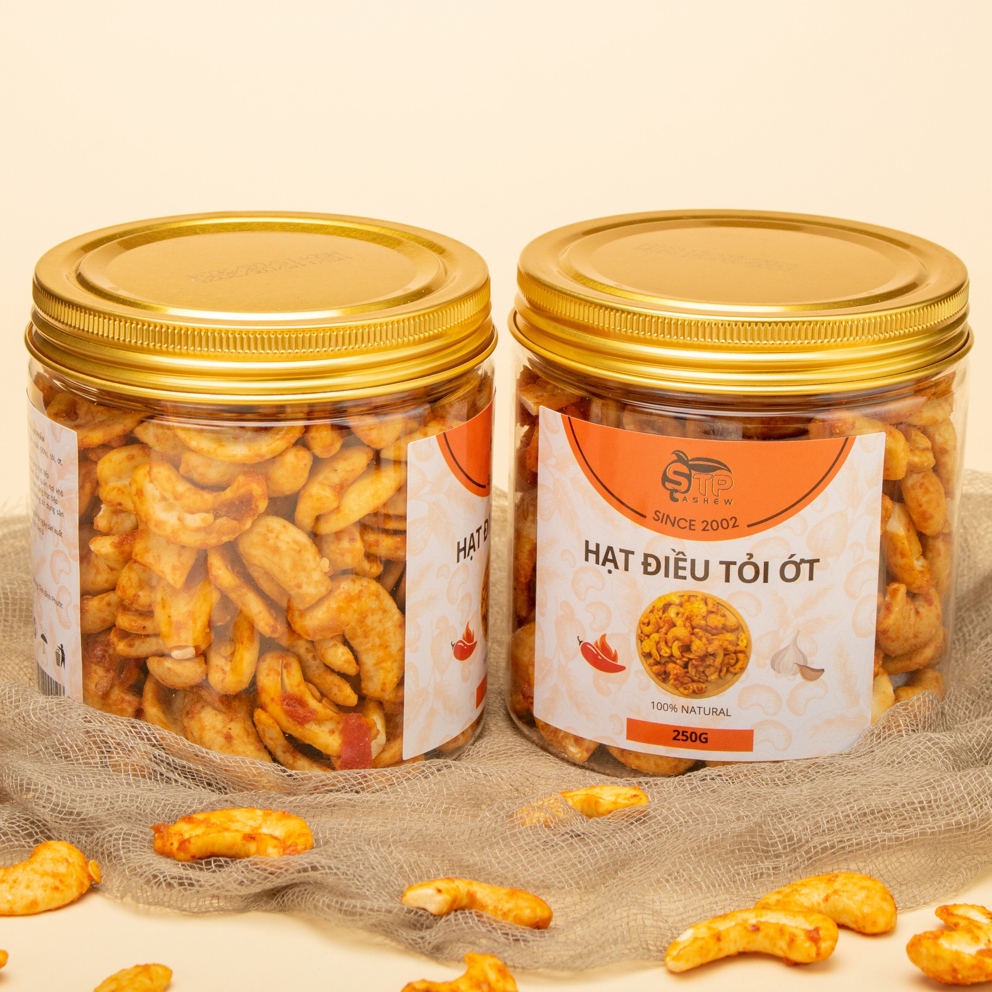 Combo 2 Món Gồm 1 Hũ Hạt Điều Tỏi Ớt STP Food 500g Và 1 Hũ Hạt Điều Tỏi Ớt PSL Cashew 250g