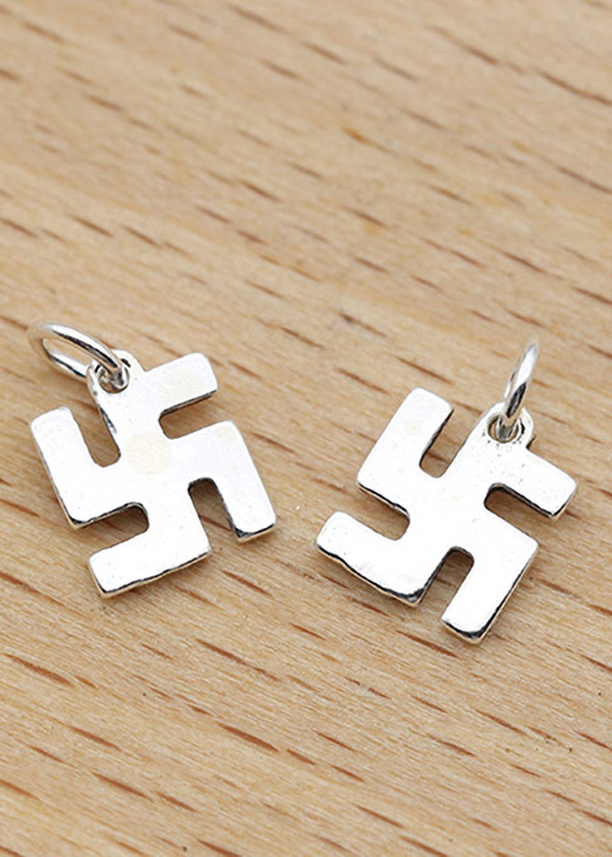 Combo 5 cái charm bạc hình chữ VẠN treo - Ngọc Quý Gemstones