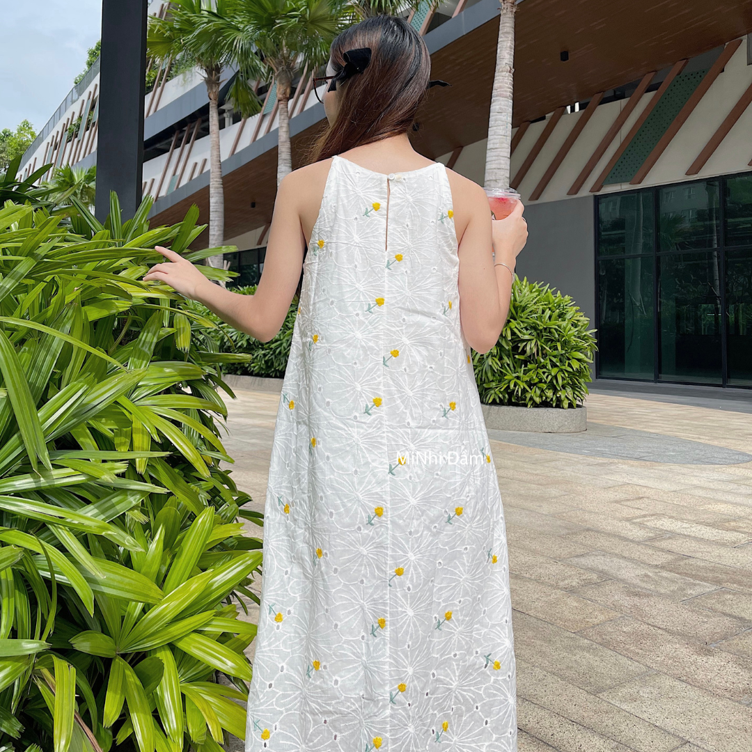 Đầm yếm dáng suông form rộng, Váy 2 dây màu trắng Cao Cấp kate thêu hoa nhí, sát nách cổ tròn MiNhi Đầm