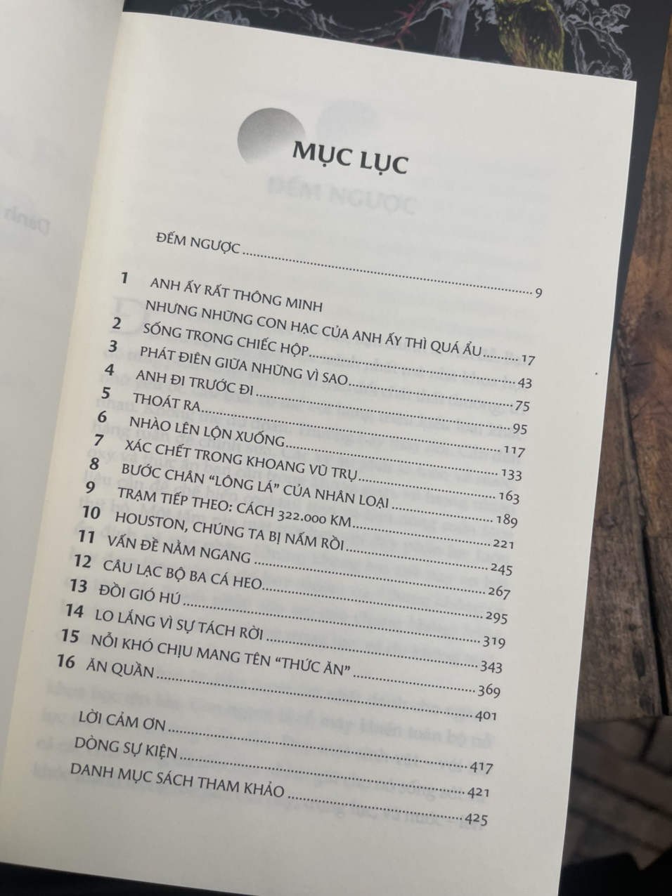 KHĂN GÓI LÊN SAO HỎA – Giới hạn nào cho con người trong hành trình khám phá không gian? – Mary Roach – Phạm Danh Việt dịch – Nhã Nam – NXB Thế Giới