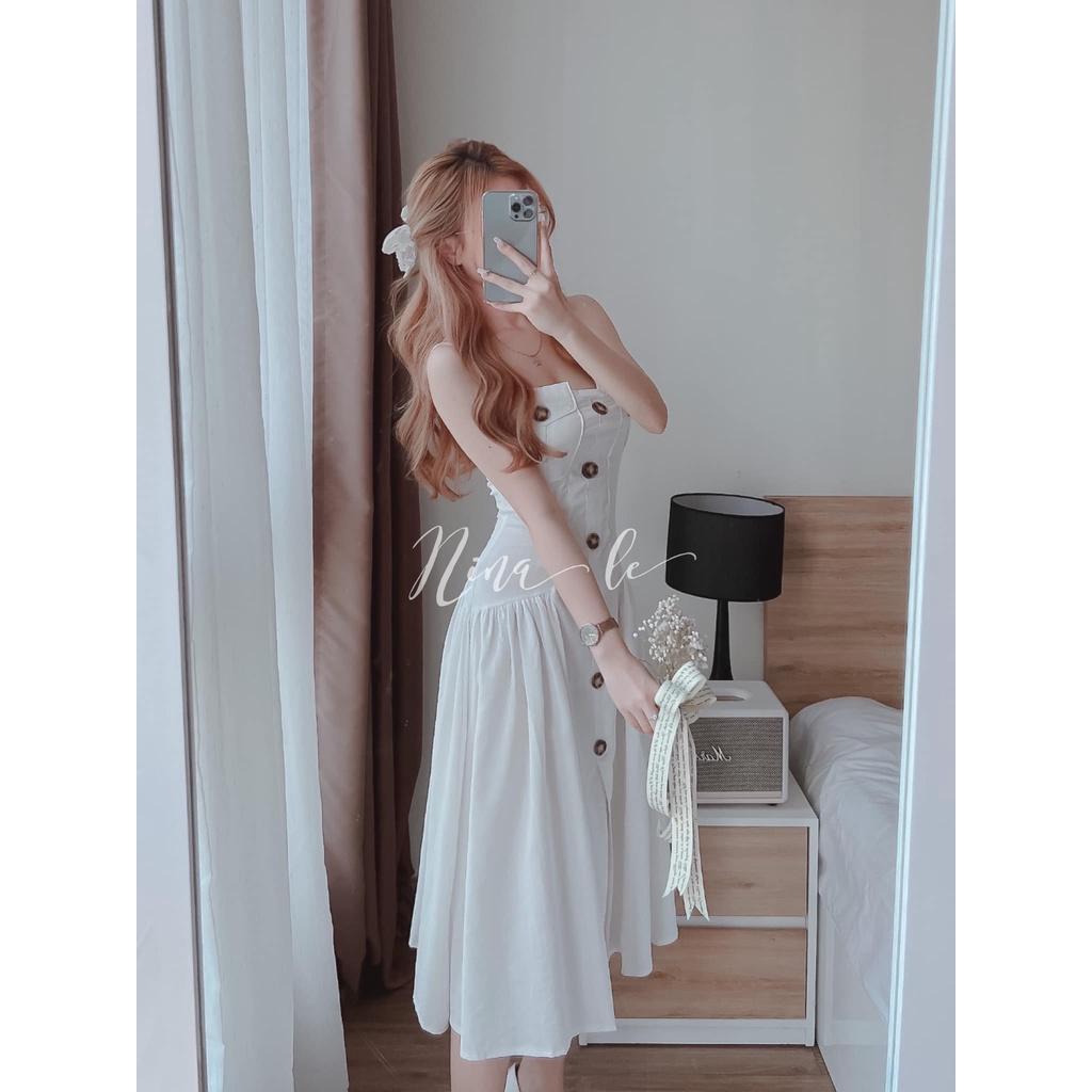 Đầm váy hai dây dáng xòe xếp ly sang chảnh, màu sắc giúp nàng nổi bật dạ tiệc, dạo phố.