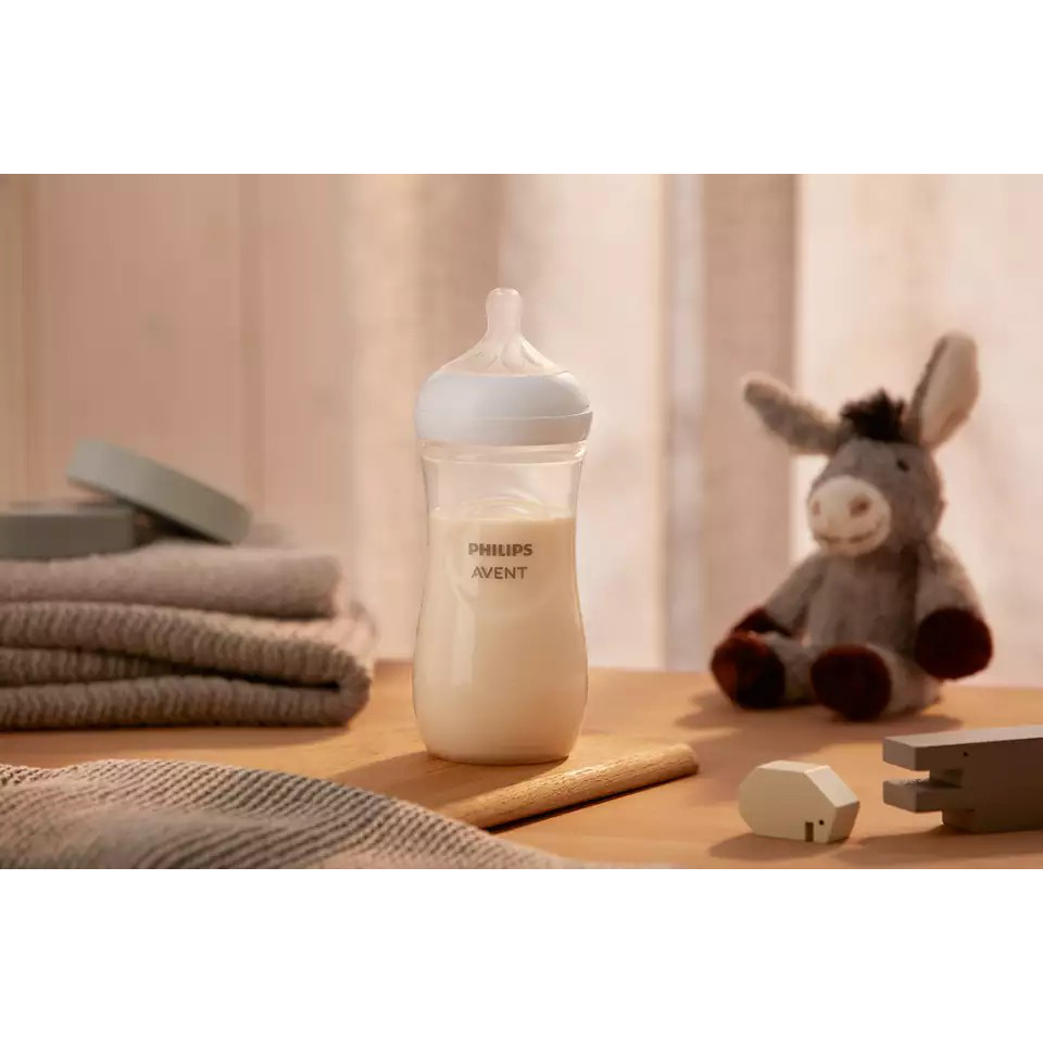 Bình sữa mô phỏng tự nhiên mới hiệu Philips Avent  cho trẻ từ 3 tháng tuổi (330ml-đôi)_SCY906.02