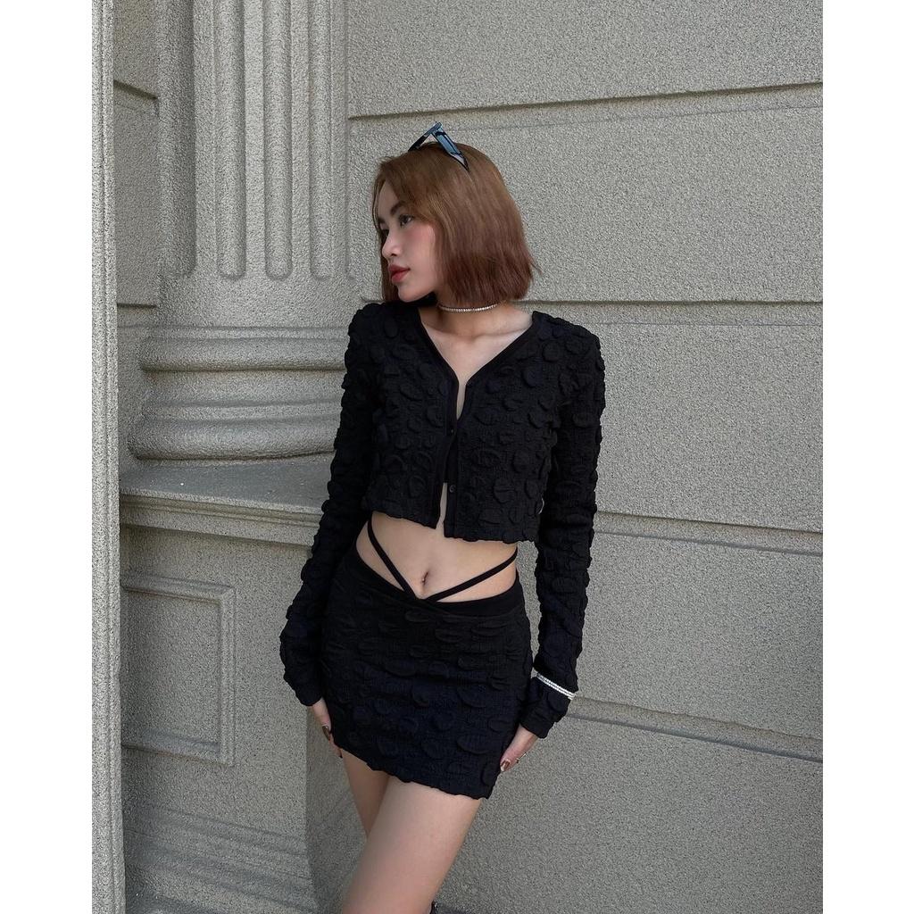 Áo croptop tay dài, màu đen, form ngắn ôm body, hoạ tiết 3D nổi, chất vải dày dặn, là min - 3D KNIT CARDIGAN