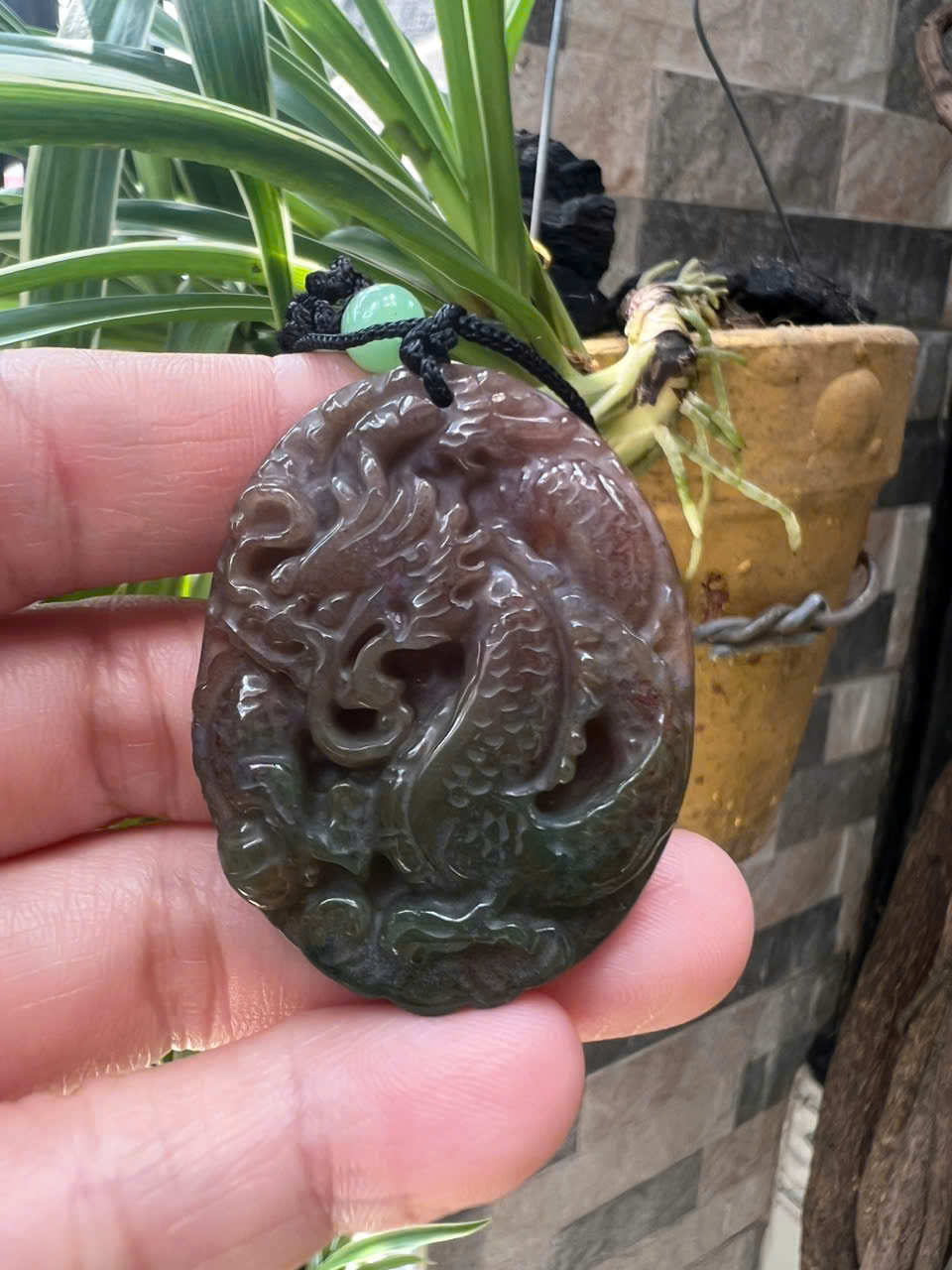 Mặt Dây Chuyền Oval Chạm Rồng Lượn Đá Casidon Size Ngang 46mm Dầy 7mm màu Hồng Xanh nhẹ đẹp ạ