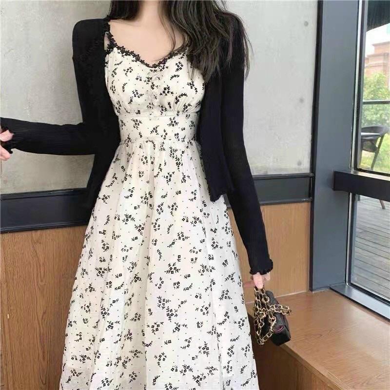 Set đầm hoa trắng hai dây ren kèm khoác croptop đen