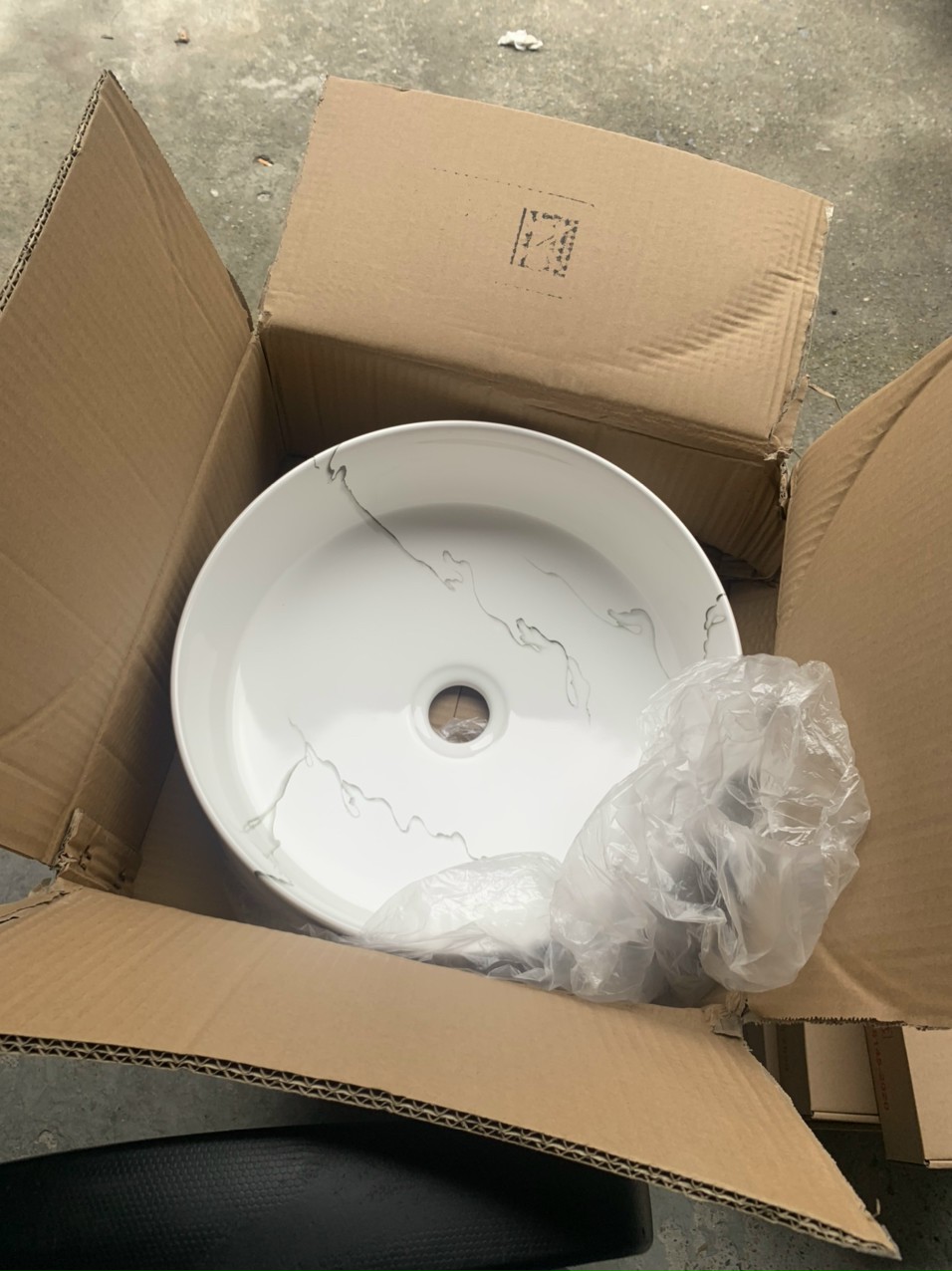 CHẬU LAVABO ĐẶT BÀN HÌNH TRÒN VÂN KHÓI