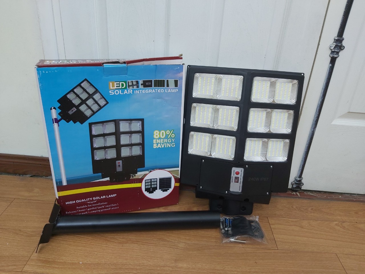 Đèn Đường Năng Lượng Mặt Trời Solar Light 240W Liền Thể