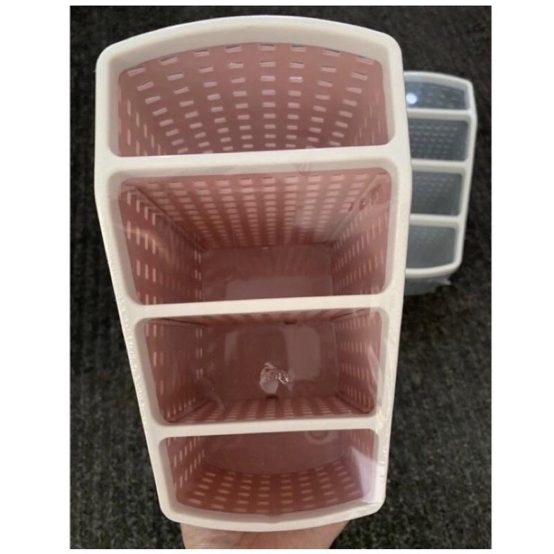 Khay nhựa tiện ích 4 ngăn. để bàn . đựng đồ . khay nhựa 4 ngăn . đựng bút . đồ dùng đa năng
