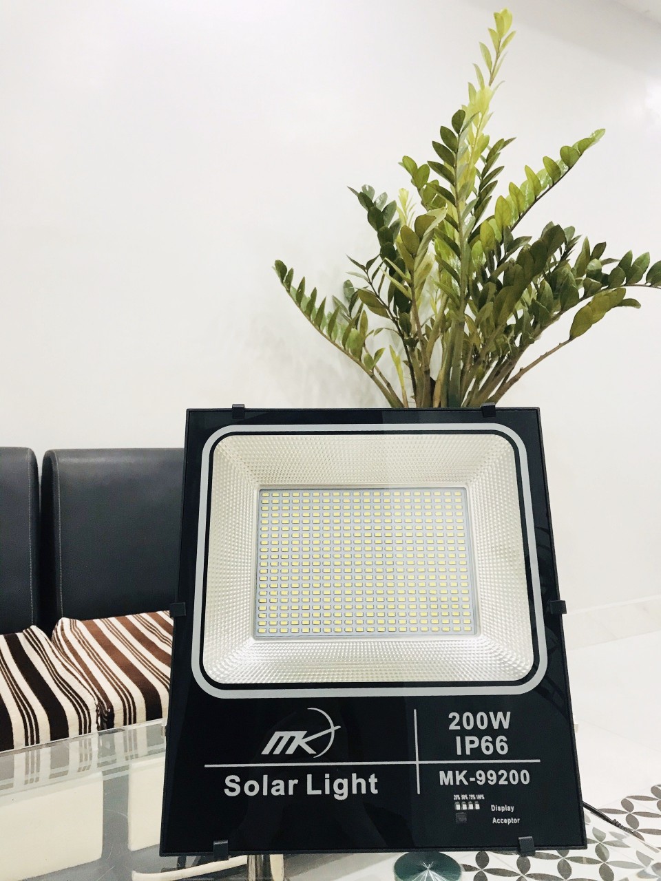 Đèn pha LED năng lượng mặt trời 200W MK-99200