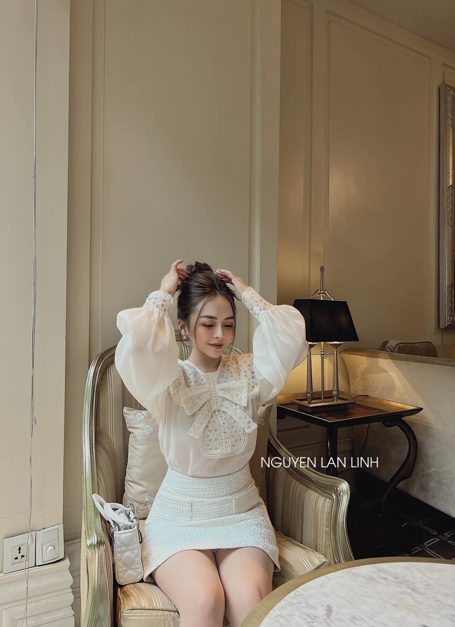 Set áo voan phối ren nơ ngực kèm chân váy chữ a