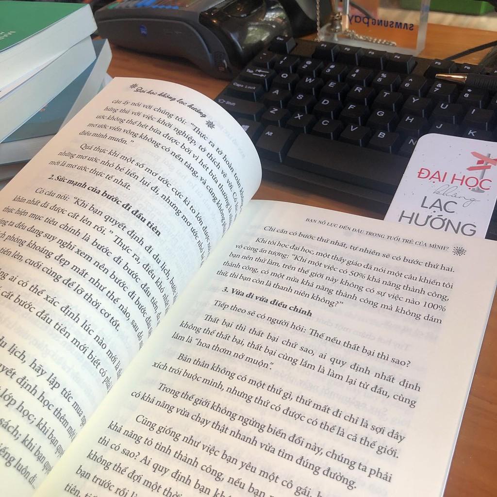 Đại Học Không Lạc Hướng  - Bản Quyền