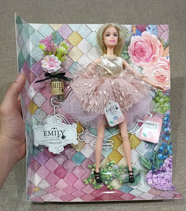 Bộ búp bê thời trang Emily QJ077B