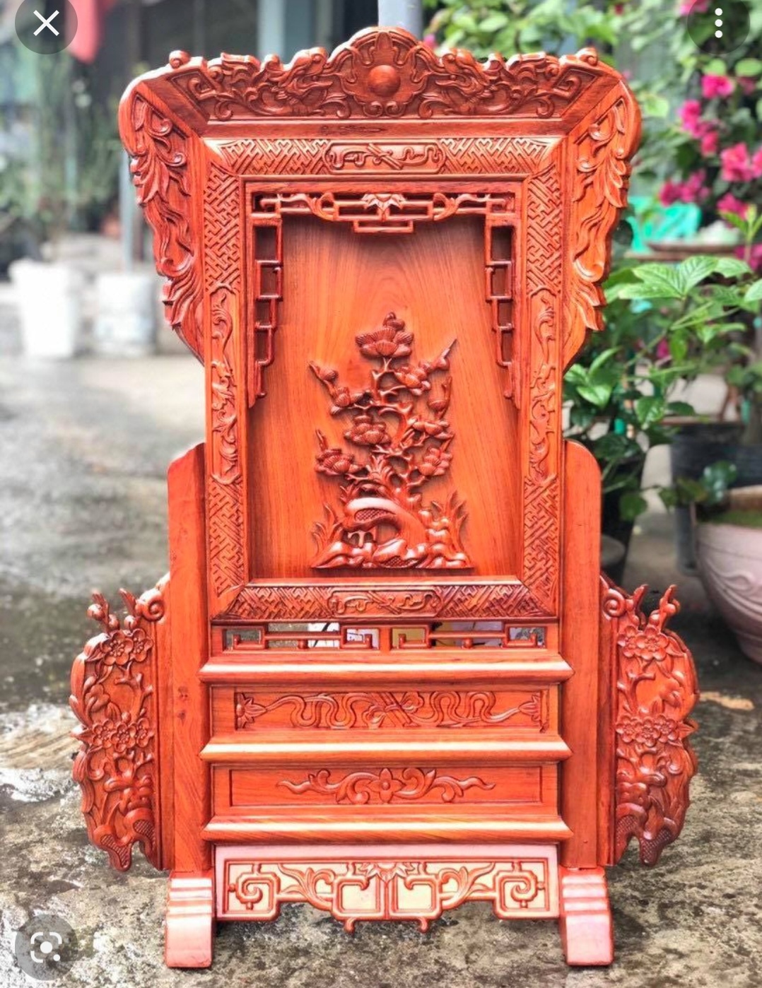 Giá gương thờ cúng khắc gốc cây tùng bằng gỗ gõ và sơn son dát vàng cao cấp kt cao 81×56×19,5cm