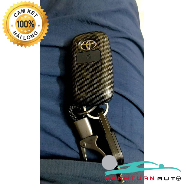 Ốp chìa khóa, bọc khóa Carbon xe Toyota Raize, Toyota Veloz, Avanza 2021 2022 2023 kèm móc treo sang trọng cao cấp