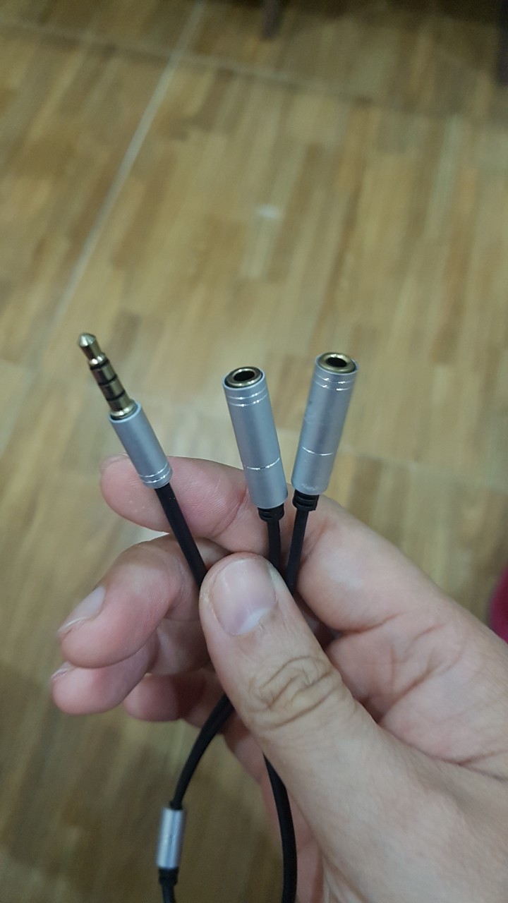 Cáp chia audio 1 cổng tai nghe 1 cổng mic đầu 3.5mm (màu ngẫu nhiên) - Hàng nhập khẩu