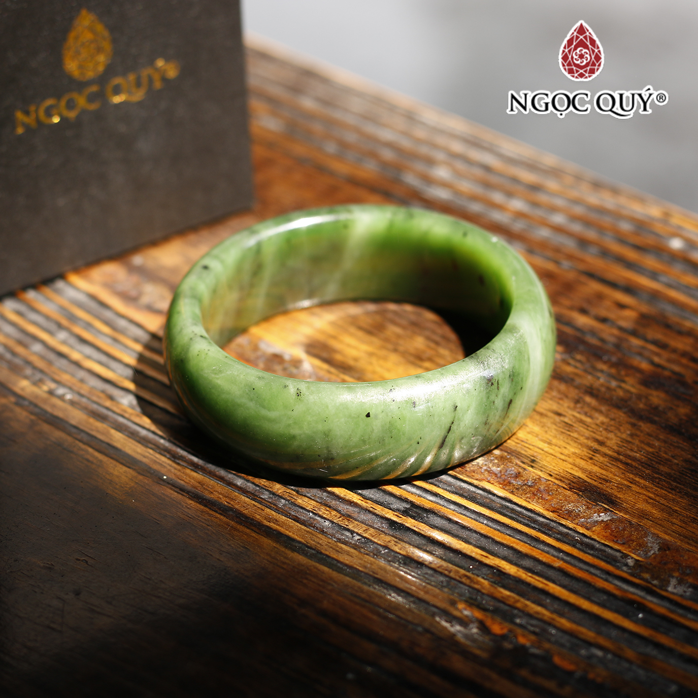 Vòng ngọc bích nephrite liền khối mệnh hỏa, thổ - Ngọc Quý Gemstones