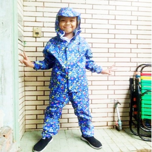 Bộ Áo Mưa Trẻ Em 3–10 Tuổi Vải Dù Chống Thấm Siêu Bền Họa Tiết Hoạt Hình dễ thương – Áo Mưa Bộ Cho Bé Có Túi Đựng Xinh Xắn – Giao Màu Ngẫu Nhiên Không Trùng