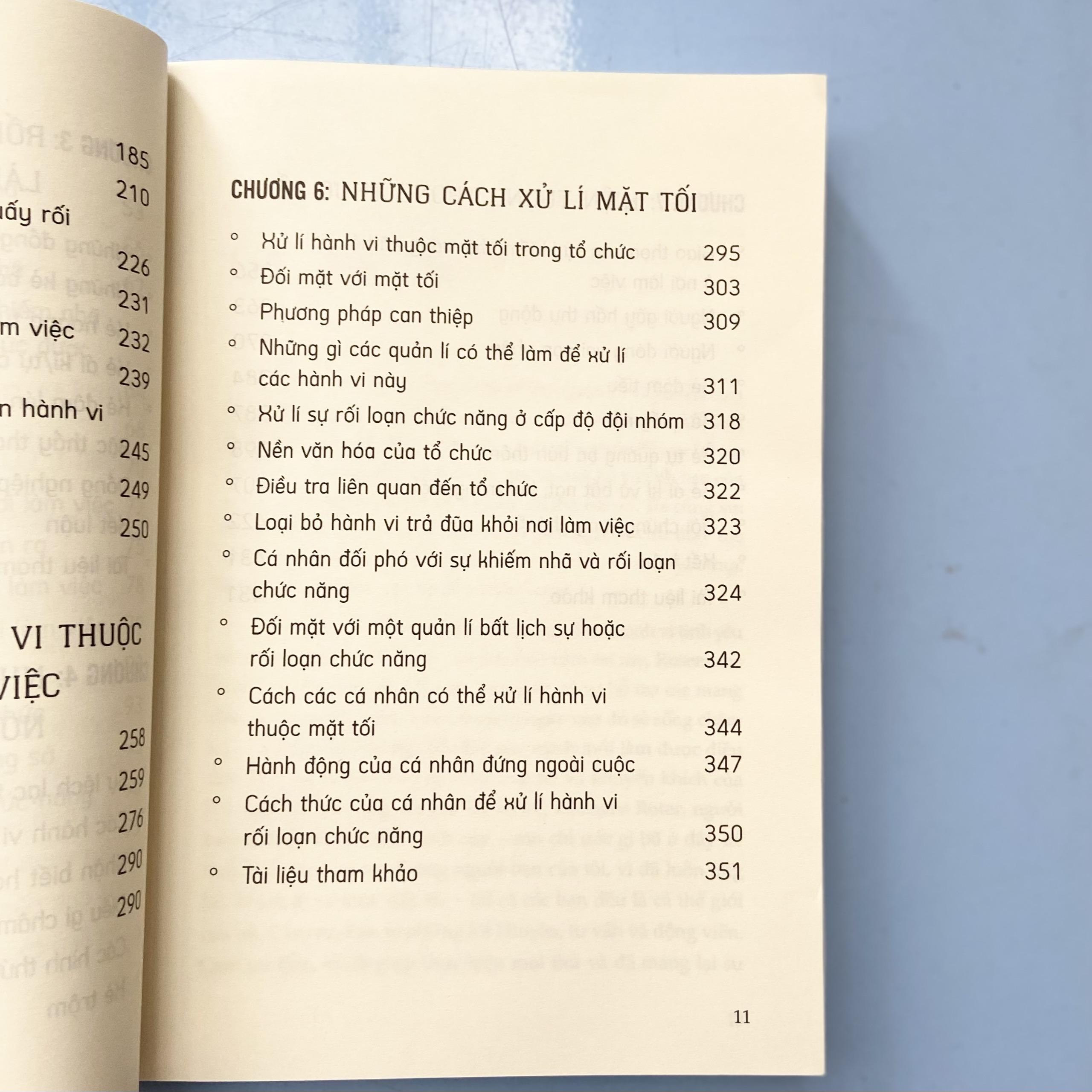 Sách: Mặt Tối Nơi Công Sở - Xử Lí Những Hành Vi Khiếm Nhã, Rối Loạn Chức Năng Và Lệch Lạc